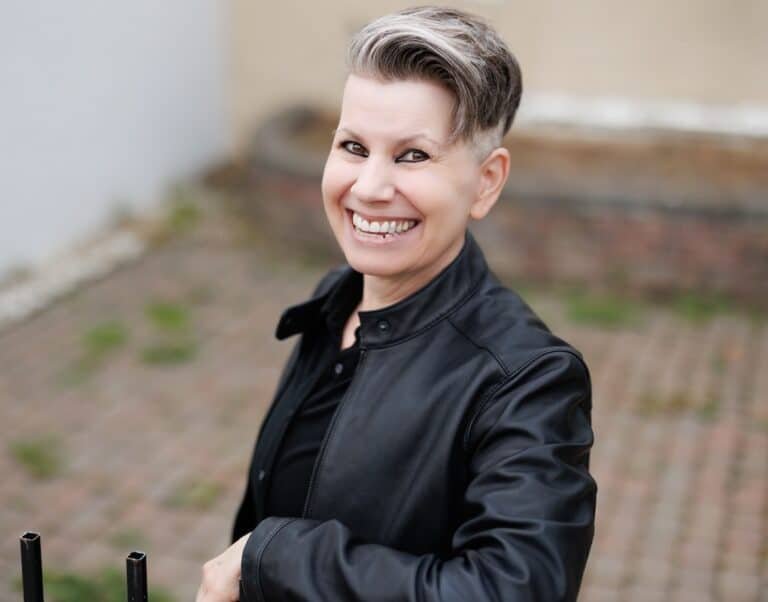 Image of Natalie Jovanic, trauma-informed coach and trauma counsellor offering online trauma counselling and EMDR therapy.