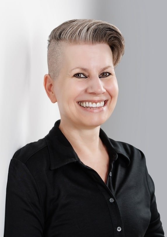 Natalie, counsellor and coach, offering trauma-informed counselling Calgary.