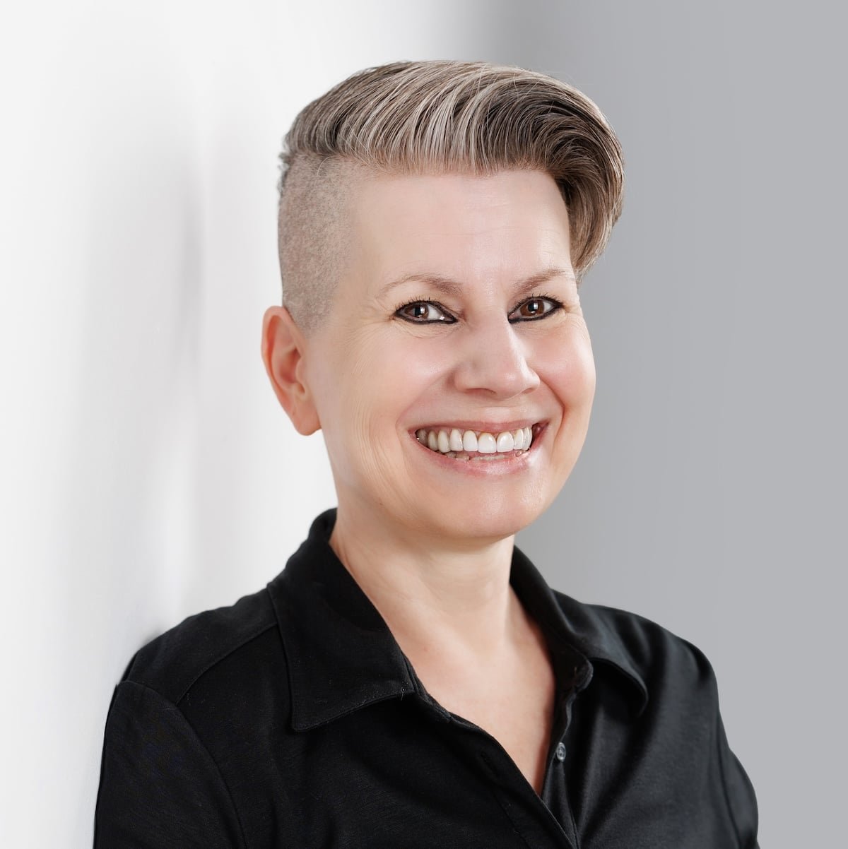 Natalie Jovanic, a trauma counsellor and coach providing online trauma recovery services